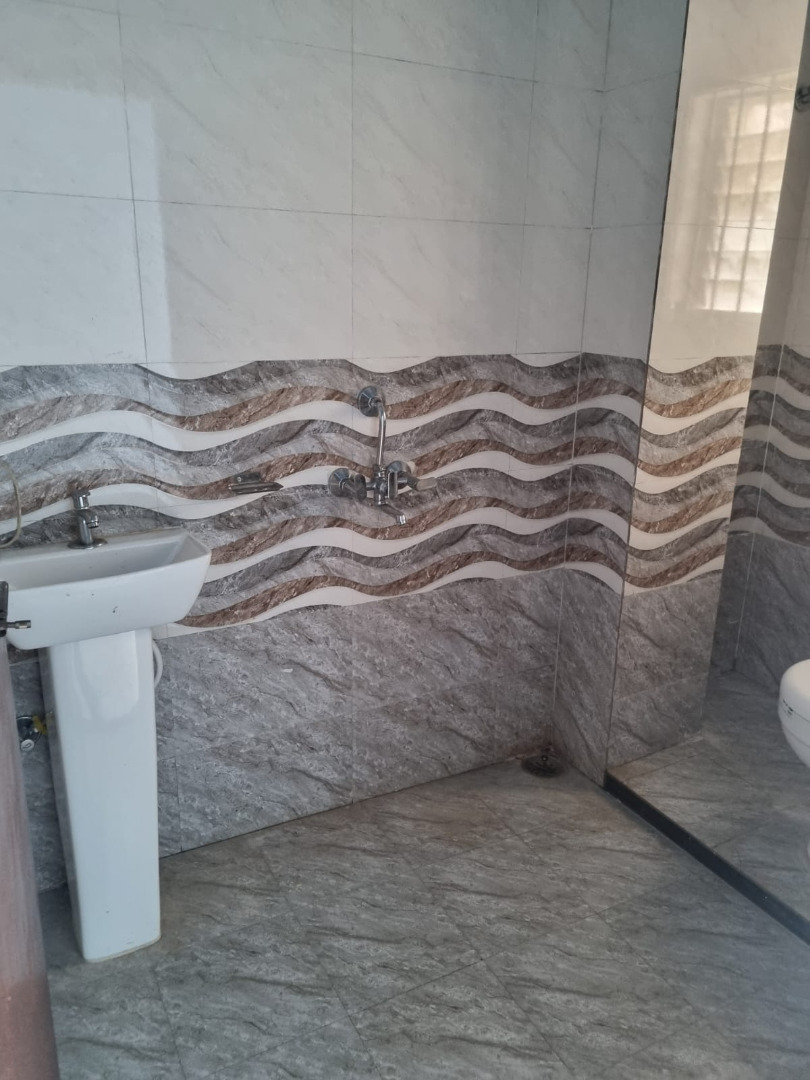 Unfurnished 3bhk in Fakharuddin Ali Ahmed Road, Barbari Village, Guwahati, Assam, India for Rent